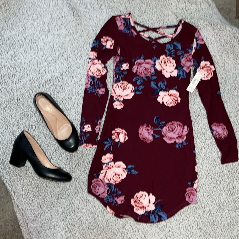 !LAST CHANCE! Donating soon! 
NWT floral midi dress